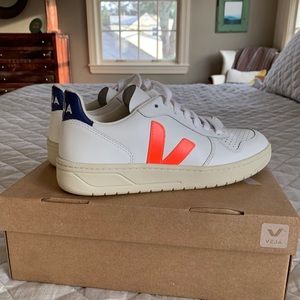 Veja V-10 women’s sneakers